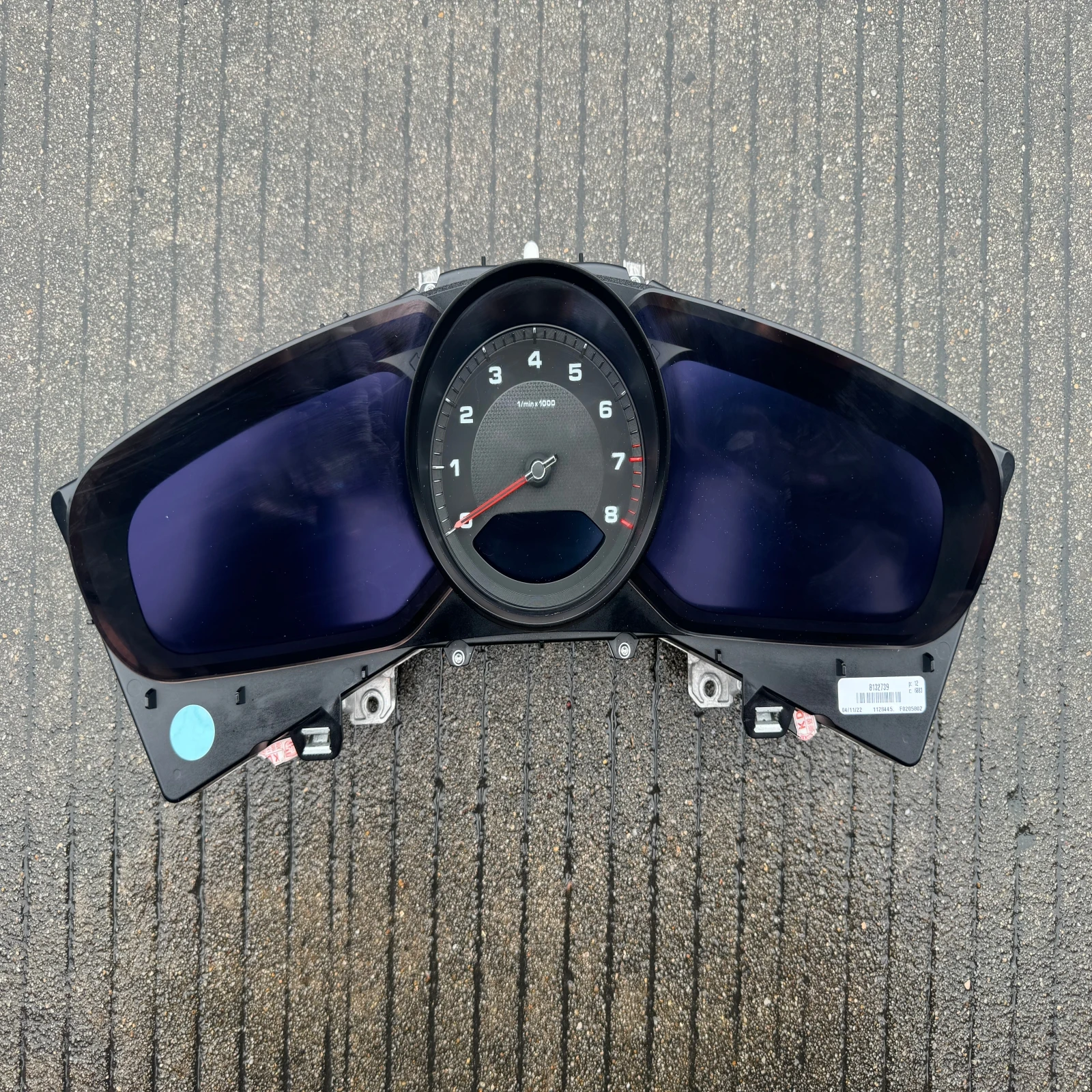 The New High Quality Panamera 971 Center Console Working Meter Odometer LCD Screen Speed Calculator for Porsche