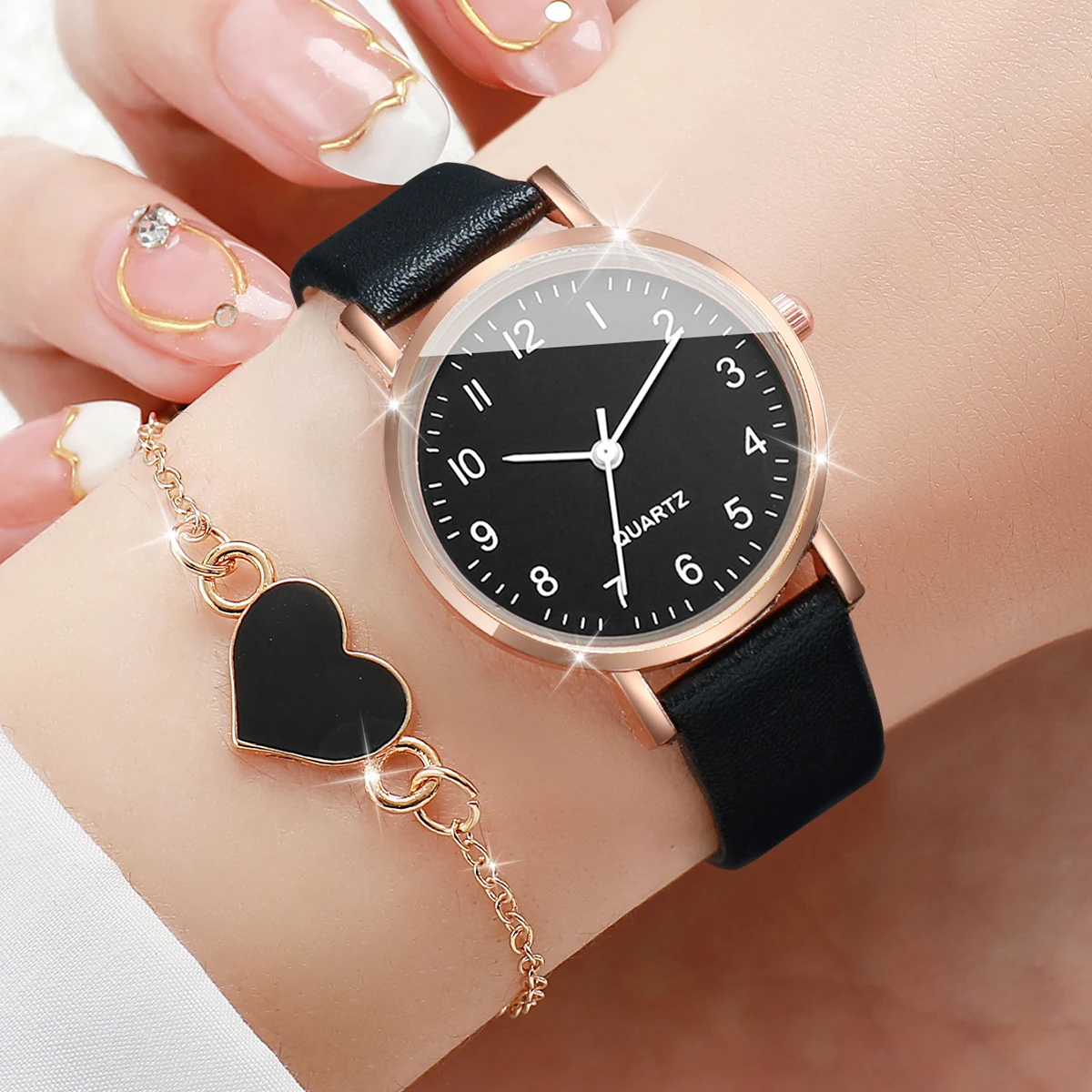 4PCS/Set Fashion Small Arabic Dial Women\'s Quartz Watch Leather Band Wrist Watches Heart Bracelets Set(Without Box)