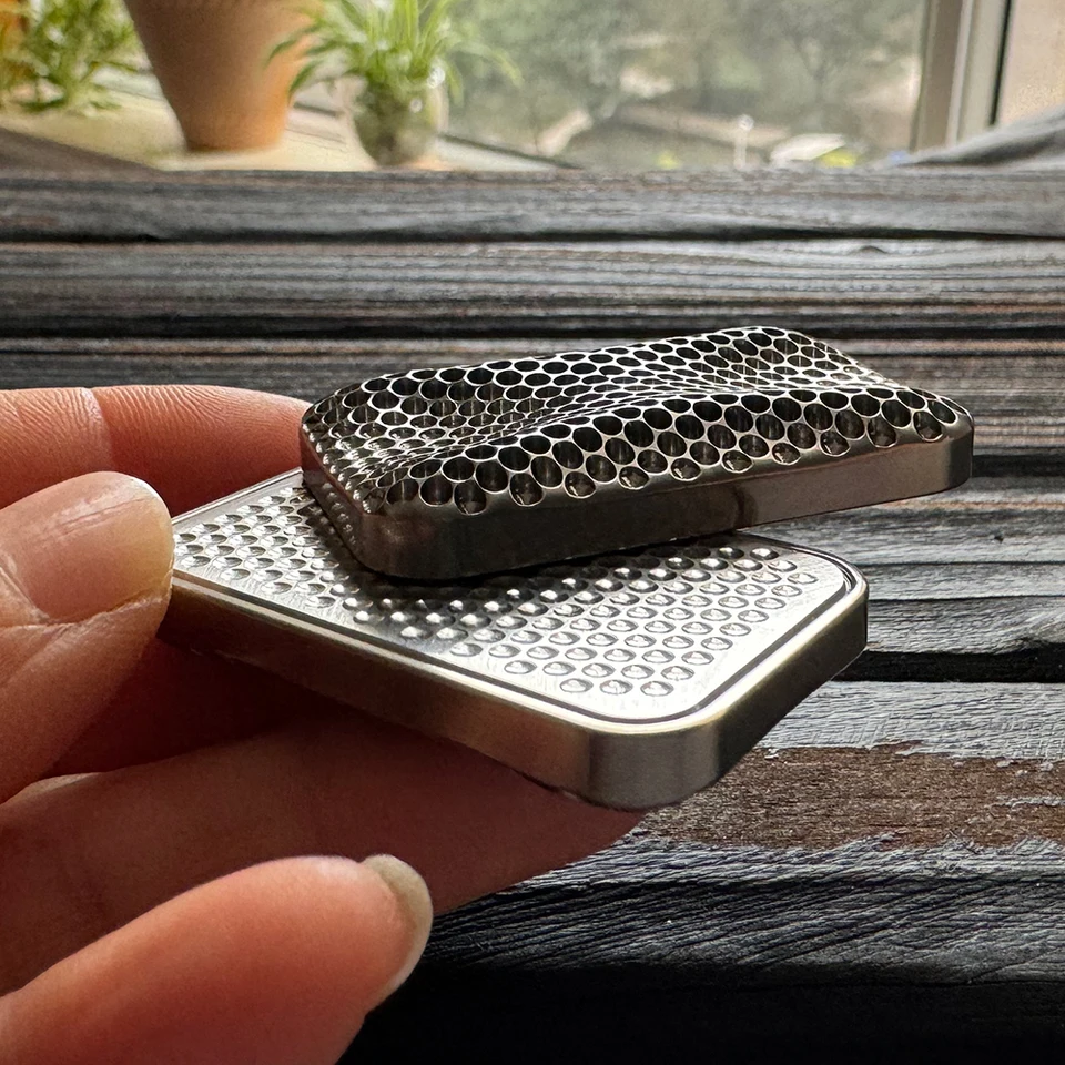Coral Titanium Alloy Hollow Out EDC Unlimited Push Card Fidget