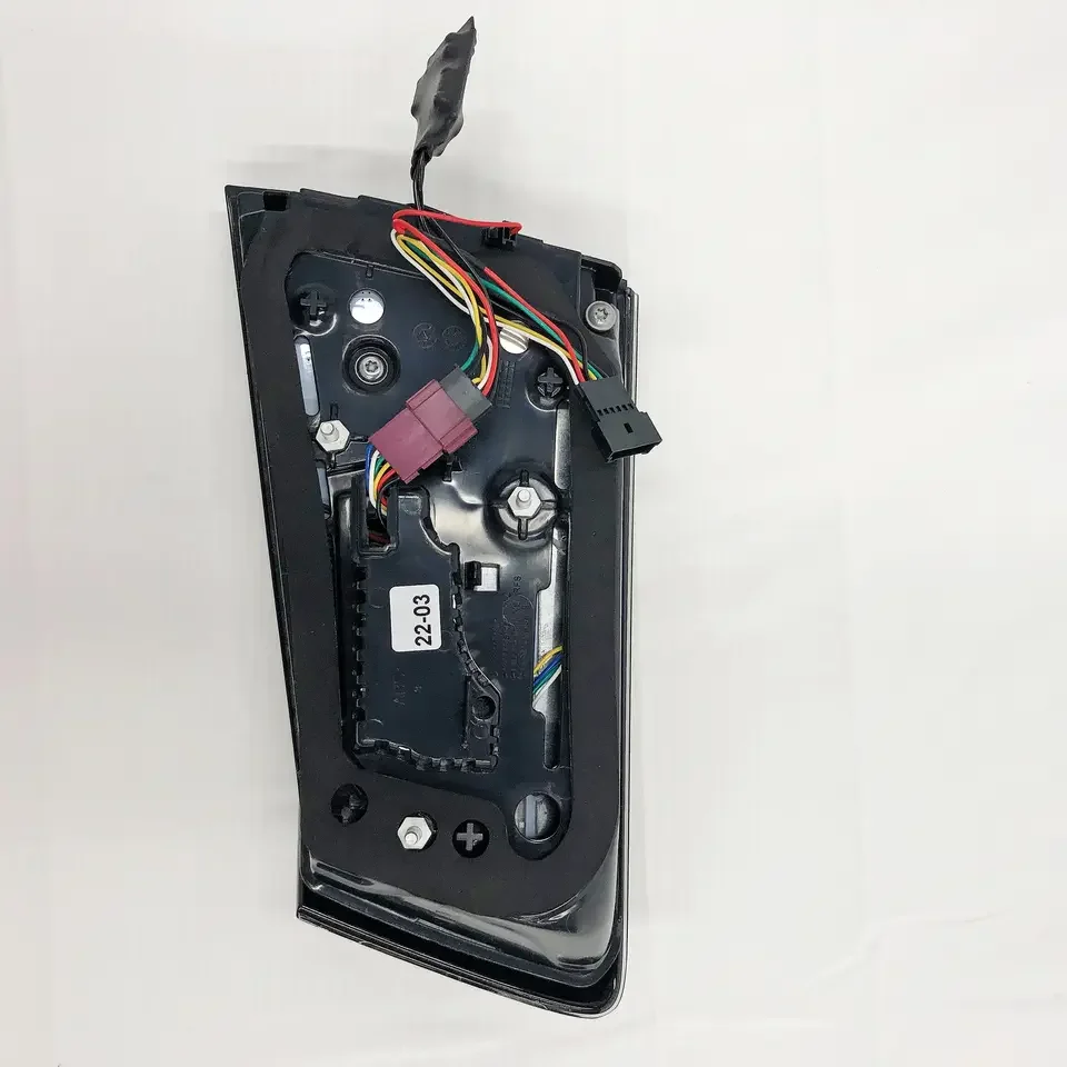 G30 الضوء الخلفي Assy 18-20 لسيارات BMW 5 Series G30 G38 أضواء خلفية تم تحديثها مع 21 مصابيح خلفية LED ستيريو ثلاثية الأبعاد