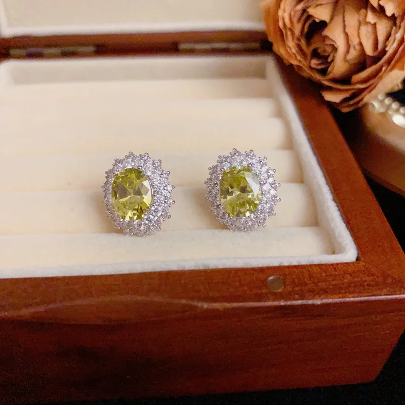 New Korean Version 925 Silver Needle Niche Luxury Sparkling Olive Green Zircon Stud Earrings For Women Wedding Elegant Jewelry