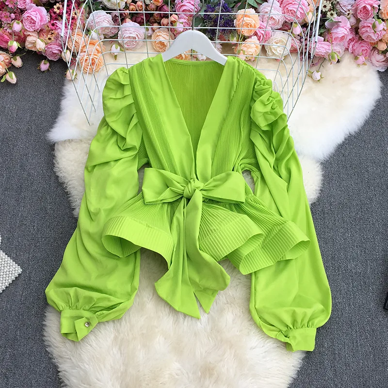 

A Stylish Strapless Waist-cinched Solid Color Bow Shirt for Women Korean-style Pleated Skirt Hem Bubble Long-sleeved Top