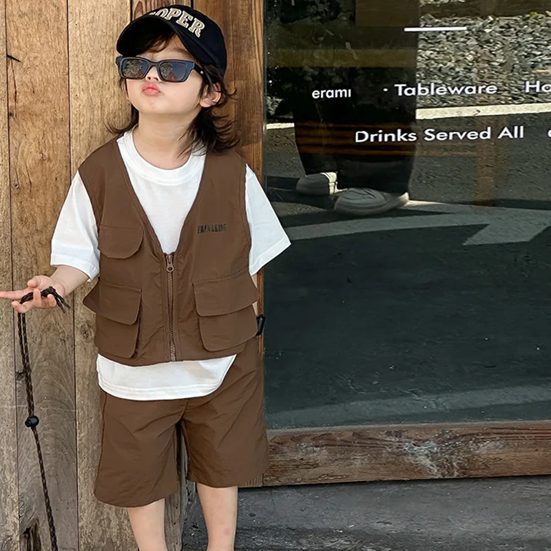 

Boy Suit Handsome Boy Short-sleeved Children 2024 Summer New Korean Vest T-shirt Two Woven Inside Children Suit 2-piece Sets