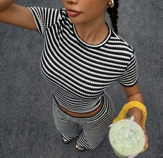 Black White Striped 2 Piece Ou - Crop Top Crochet 评论和价格
