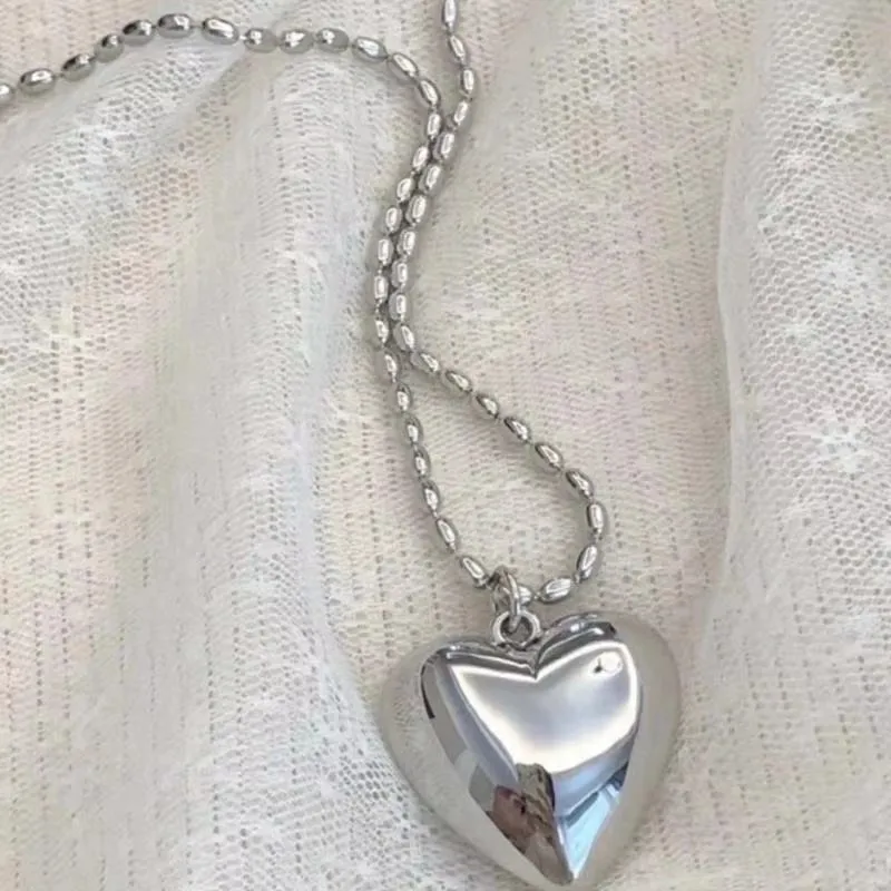 Y2K Silver Color Love Heart Pendant Necklace For Women Simple Metal Long Round Bead Sweater Chain Necklace Aesthetic Jewelry