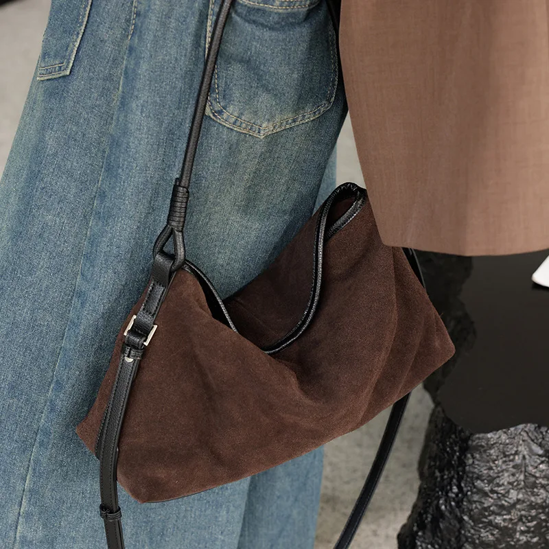 

Autumn Winter New Women's Suede Leather Hobo Bag Large Capacity Crescent Underarm Crossbody Bag for Daily Commute Casual Travel