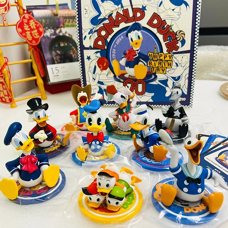 Original Disney Donald Duck 90th Anniversary Action Figure Collection Model Toy Graduation Model Toys Gift