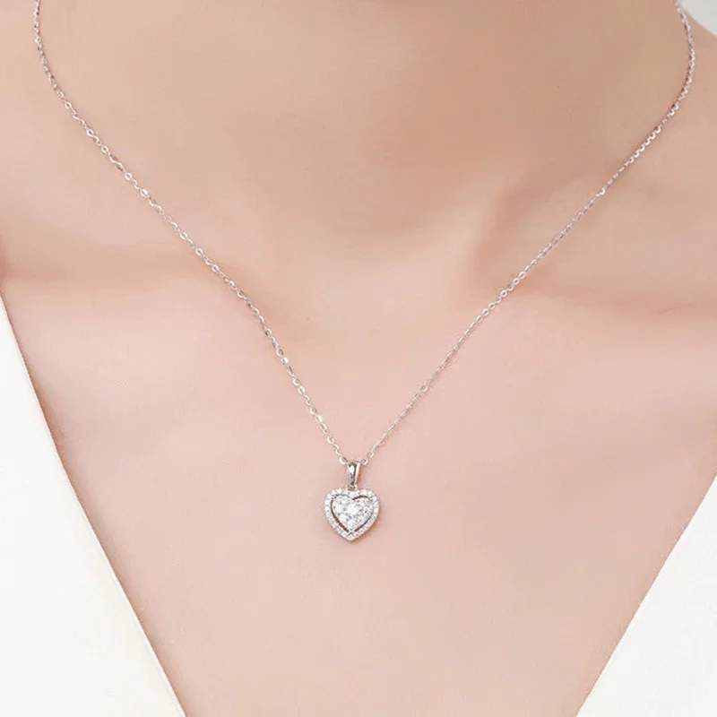 Einfache weibliche Halskette aus 925er-Sterlingsilber, Liebesherz, geformte eingelegte kubische Zirkon-Anhänger-Halskette für Frauen, Hochzeitsschmuck