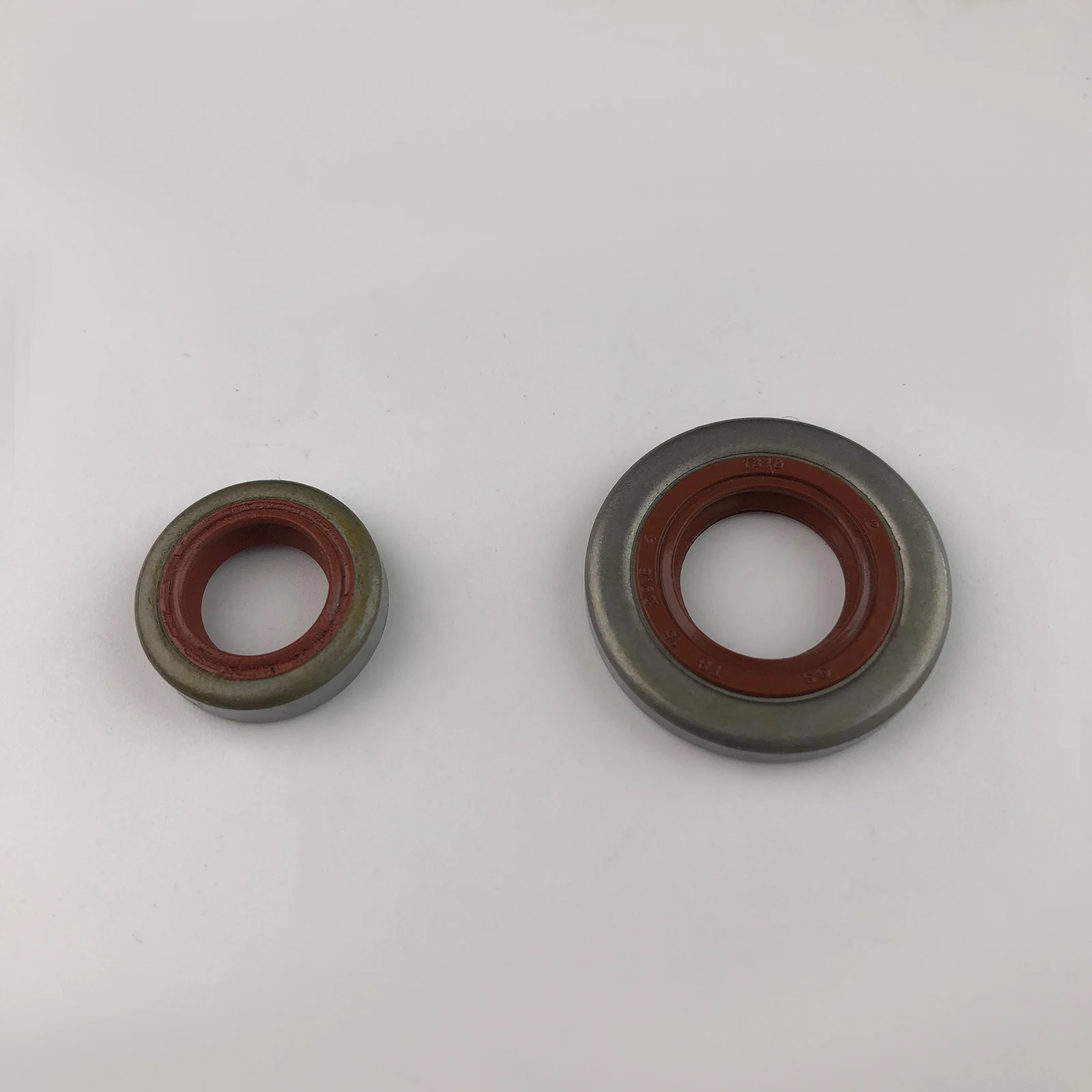 2Pcs Crankshaft Oil Seal Set Fit For STIHL 024 026 MS260 034 036 MS360 Chainsaw 9640 003 1600, 9640 003 1190 Garden Power Tool