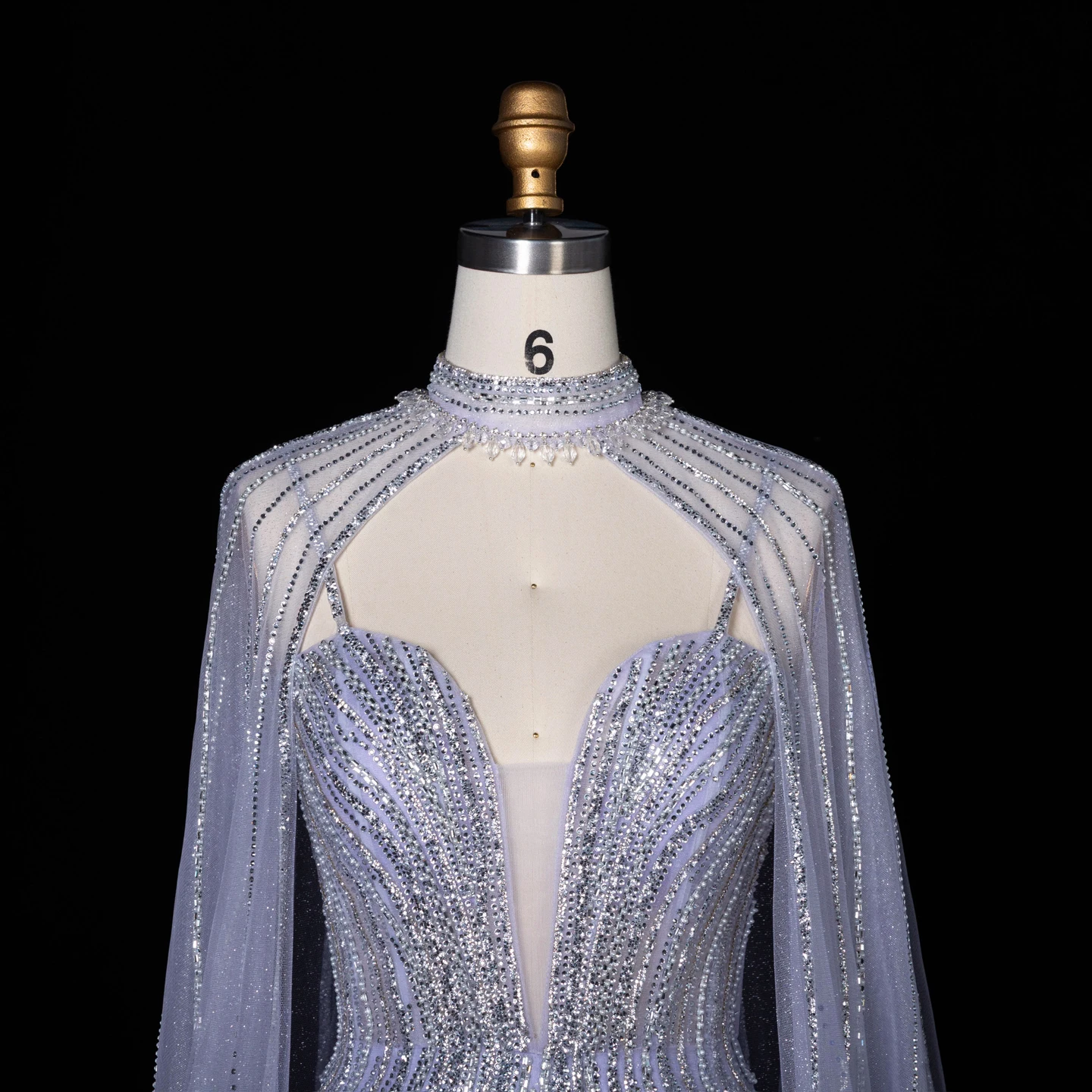 Sharon Said Luxuriöses lila Tüll-Abendkleid, stark perlenbestickt, hoher Kragen, Meerjungfrauen-Schnitt, langer fließender Umhang, formelle Partykleider SS114, maßgeschneidert – Detail 8