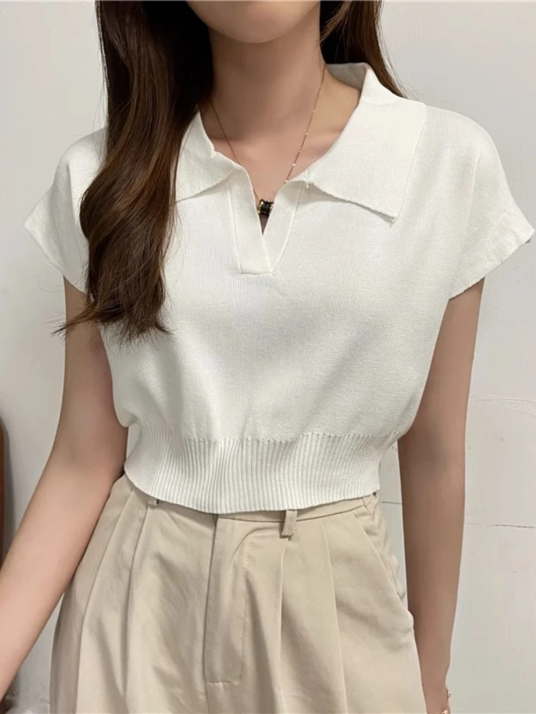 AOSSVIAO 2025 ใหม่รูปแบบ Collared เสื้อกันหนาวอเนกประสงค์แขนสั้นถักสําหรับฤดูใบไม้ผลิและฤดูร้อนผู้หญิงเสื้อผ้า Crop TOP