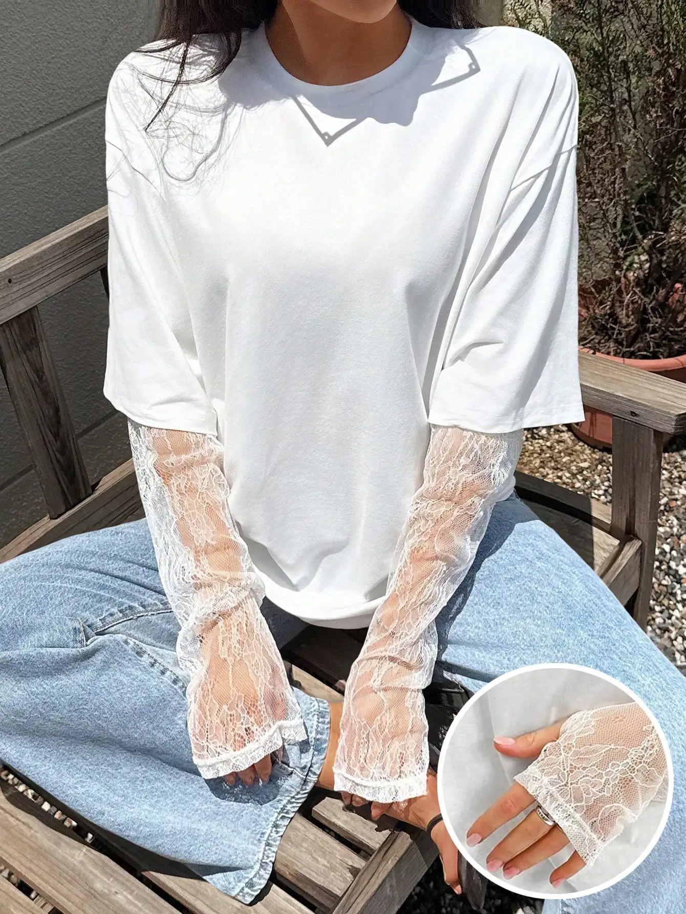 

Женская белая повседневная футболка с кружевными длинными рукавами и спущенным плечом