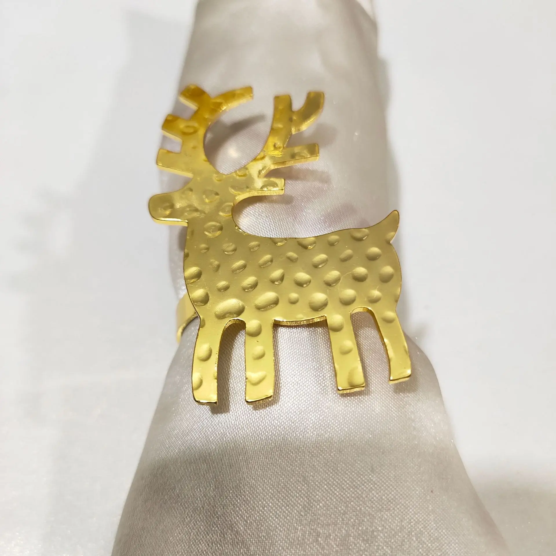 Christmas Napkin Holder Cute Deer Napkin Ring Table Towel Decoration Buckle Xmas Gold Decorative Napkin Holder 2022 Xmas Decor