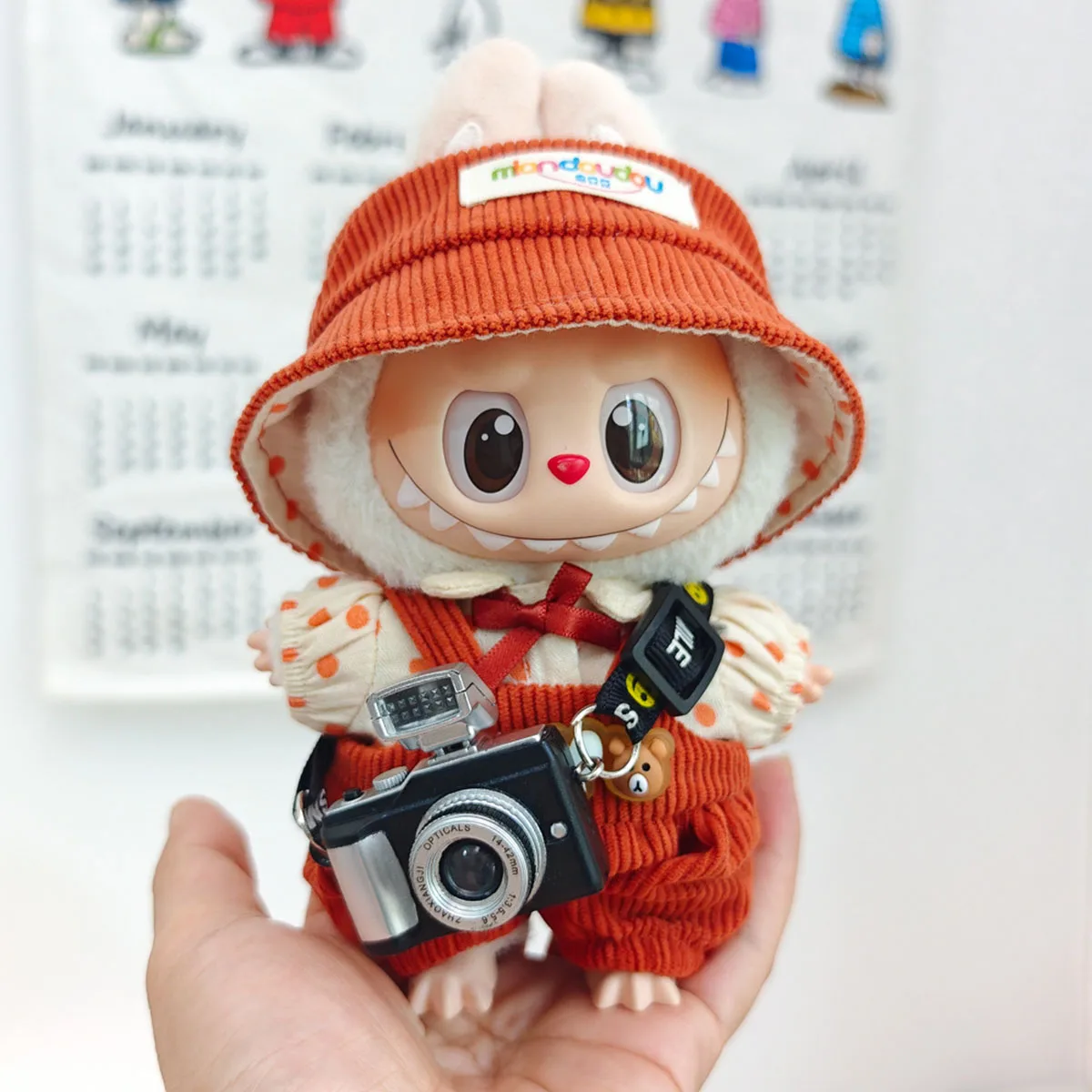 Simpatici mini vestiti per bambole in peluche Accessori per abiti Zaino Pantalone con cappello per accessori di abbigliamento Labubu Regalo per ragazza