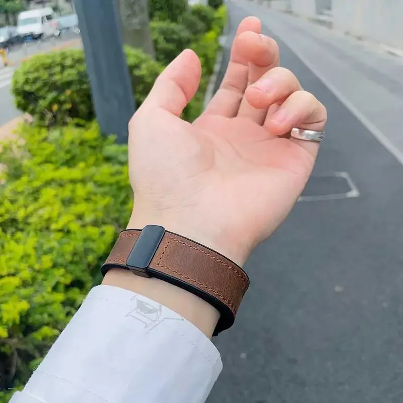 Leder-Silikonarmband für Samsung Galaxy Watch 4, 5, 6, 7, 40 mm/44 mm, Magnetband für Galaxy Watch 4/6 Classic 43 47 mm 42 46 mm