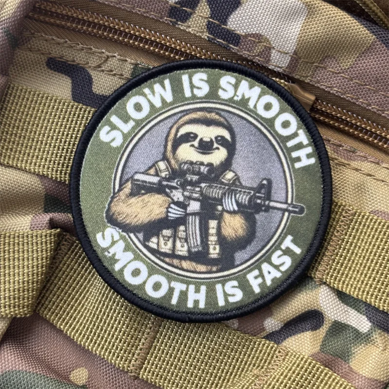 Parche moral táctico Slow Is Smooth Is Fast con velcro para equipamiento - imagen 4