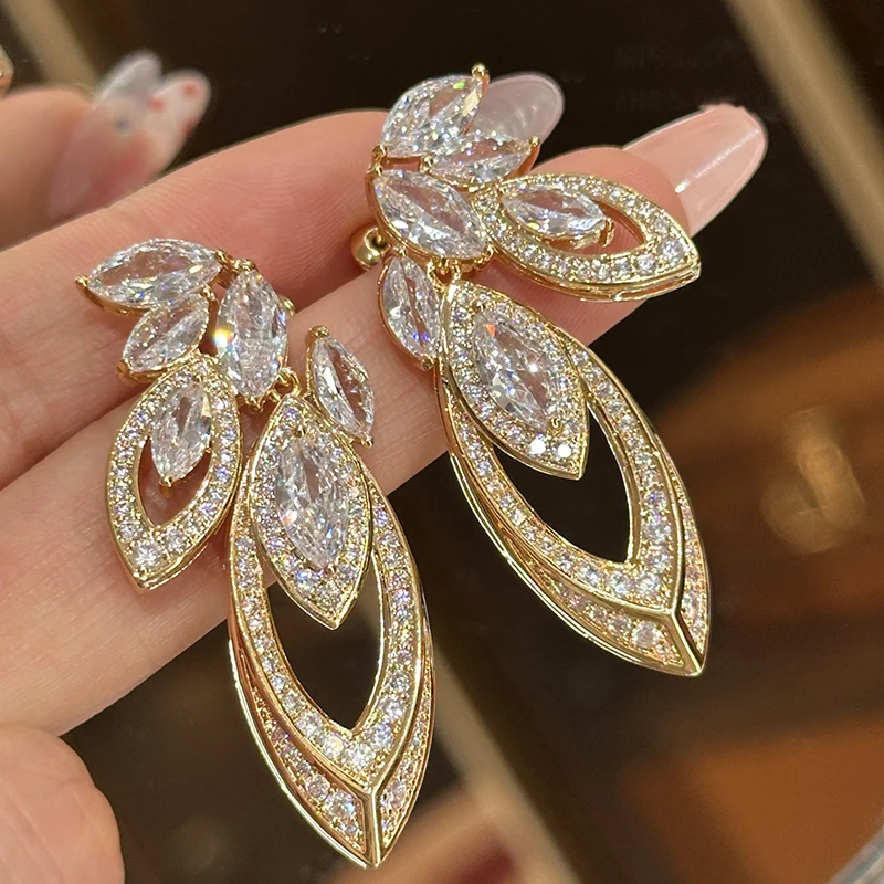 

Luxurious French elegant leaf earrings dress accessories exaggerated baroque advanced ear jewelry