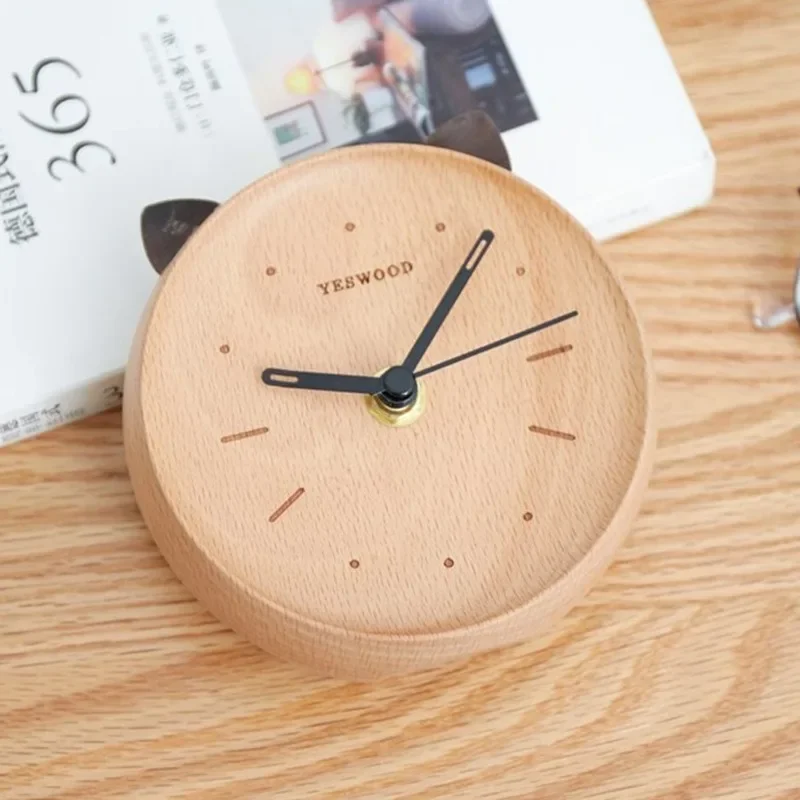 Nordic Solid Wood Decorative Clock Creative Wooden Cat Snail Table Clock Quartz Silent Bedroom Decorative Ornaments Watch