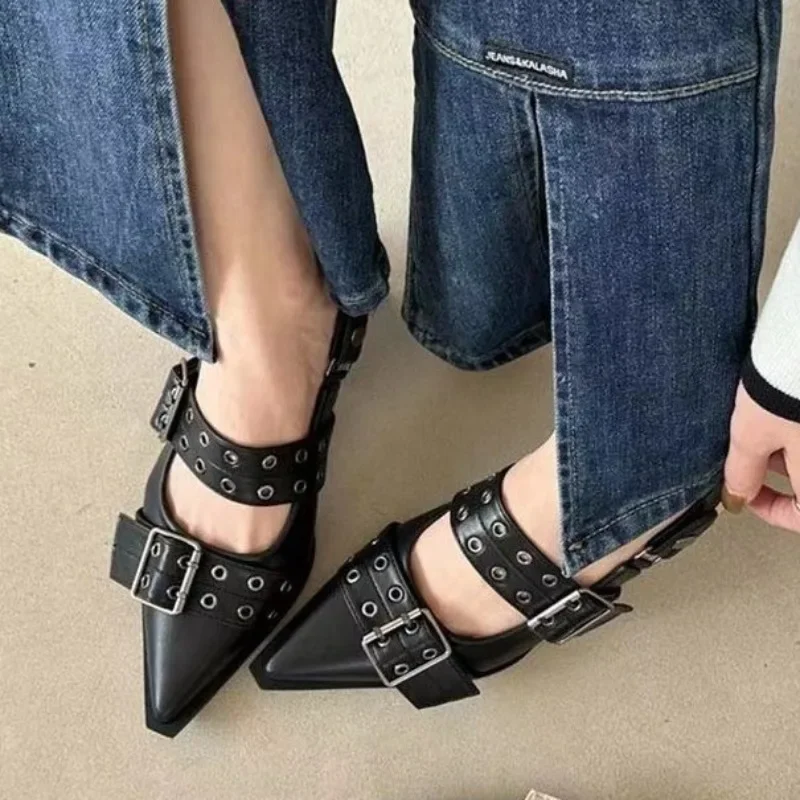 Buty na pasku gotyckie buty na grubym obcasie damskie czółenka nit styl uliczny średni obcas Punk Vintage codzienne sandały wiosna lato 2024