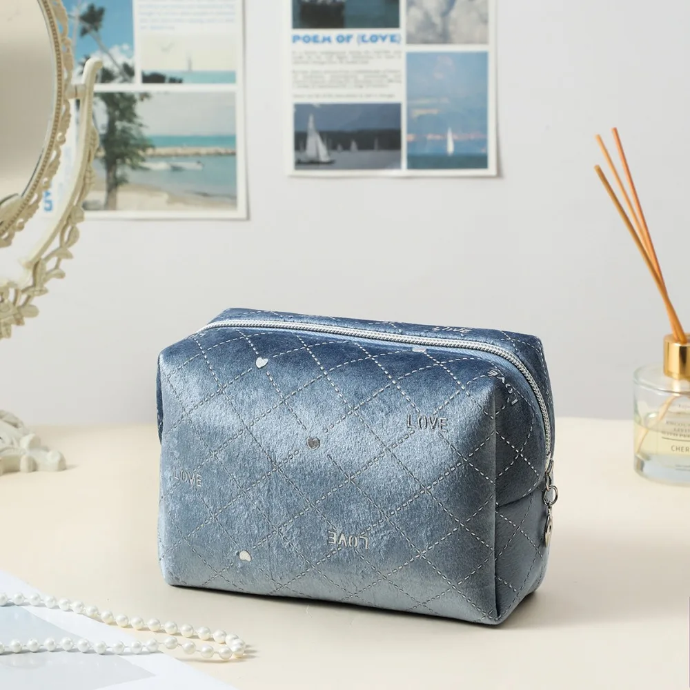 Fashion Velvet Makeup Bag Zipper Soft Travel Toiletry Pouch Large Capacity Love-heart Lipstick Phone Storage Bag for Women