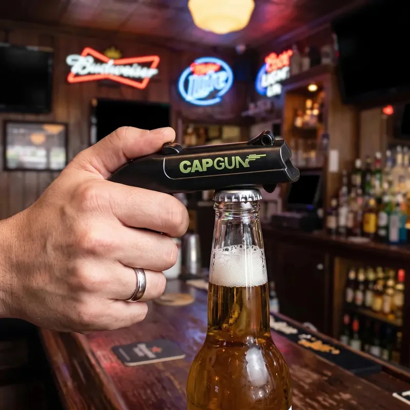 Toy Gun-Style Beer Bottle Opener, Portable Bottle Opener Gun, Can Launch Bottle Caps, Kitchen Party Supplies, Bar Tools, Kitchen Accessories