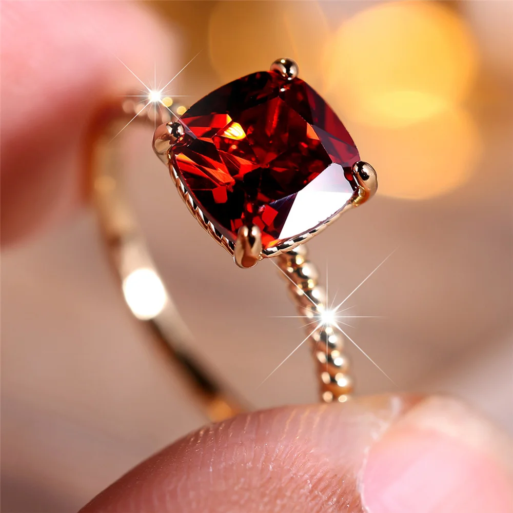 Anillos de compromiso de boda de Color dorado Vintage cuadrado de cristal de circón rojo a la moda para mujeres y hombres joyería minimalista