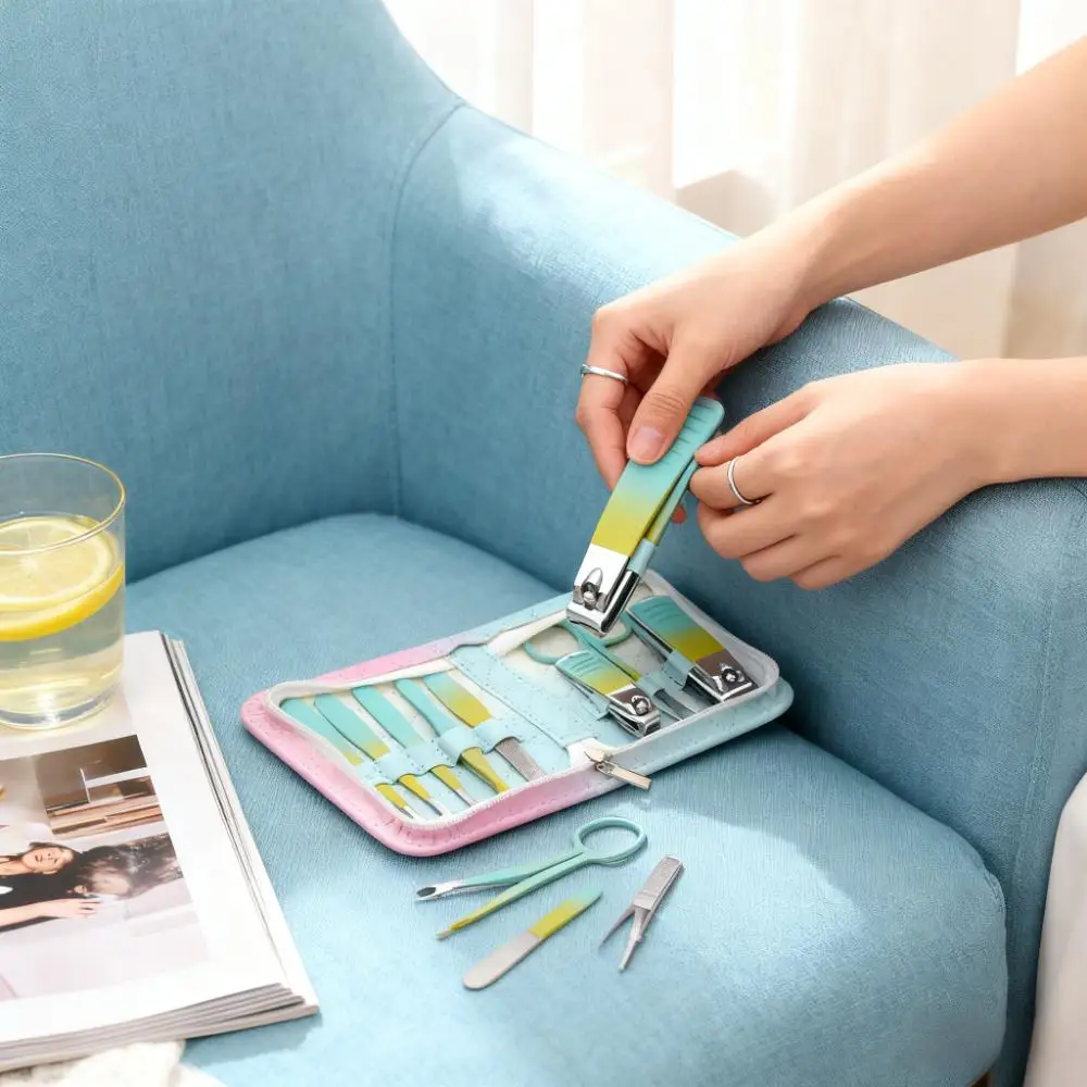 Set da 9 pezzi per nail art con gradiente arcobaleno Kit tagliaunghie per la casa in acciaio inossidabile Strumento completo per tagliare le unghie Portatile Facile da riporre