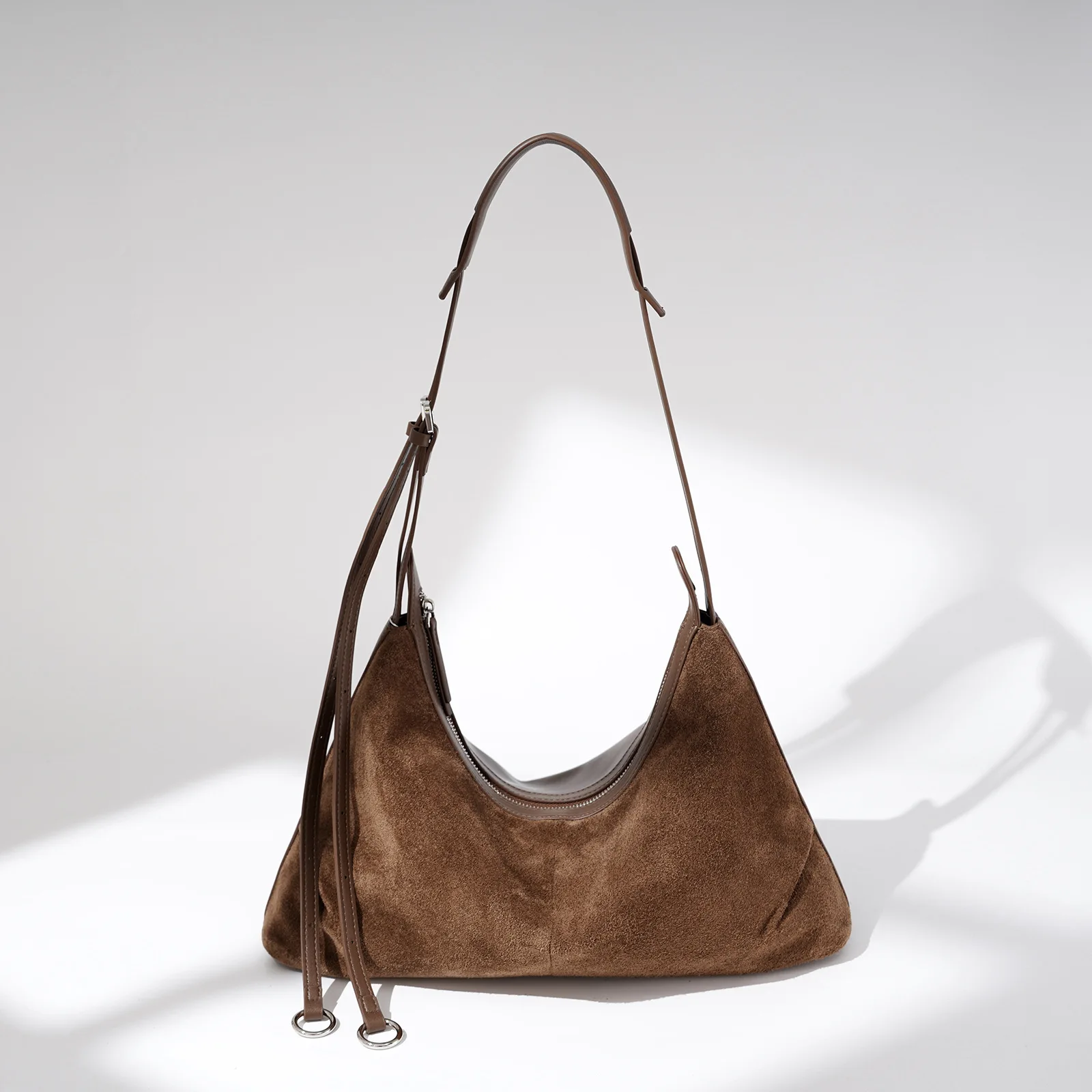 

Niche Design Women Dumpling Bag High End Elegant Temperament Autumn Winter Versatile Shoulder Crossbody Commute Bag