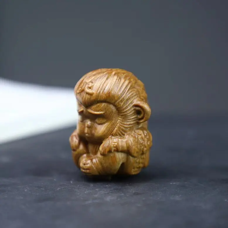 Cz natural green sandalwood carved sun wukong monkey creative desktop crafts ornaments art