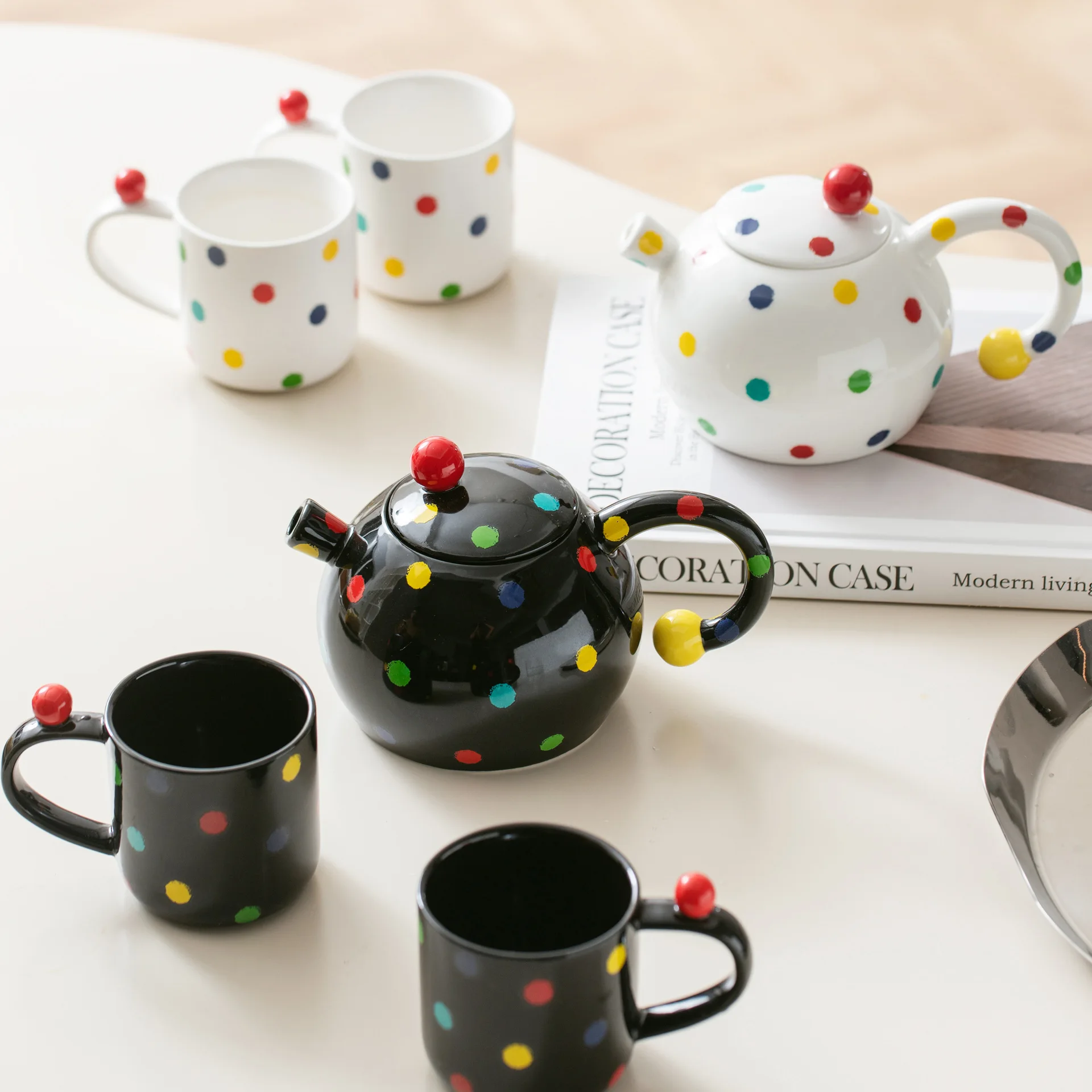 

dots, a pot of two cups of high-grade ceramic water, high-temperature resistant home creativity, niche high-value teacups