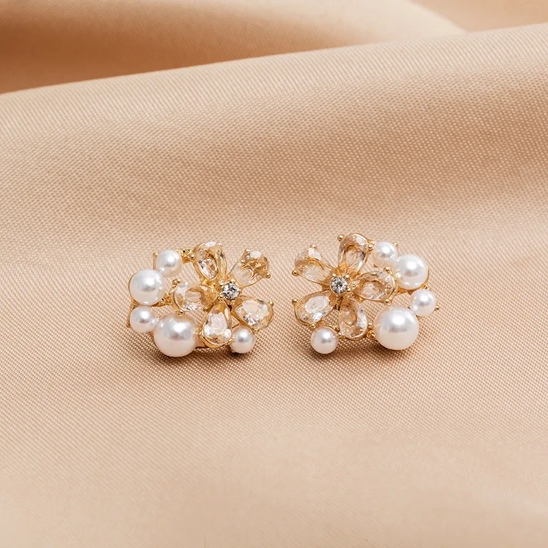 Korean Fashion Crystal Flower Imitation Pearl Stud Earrings for Women Girls Sweet Statement Flower Earring Party Jewelry Gifts