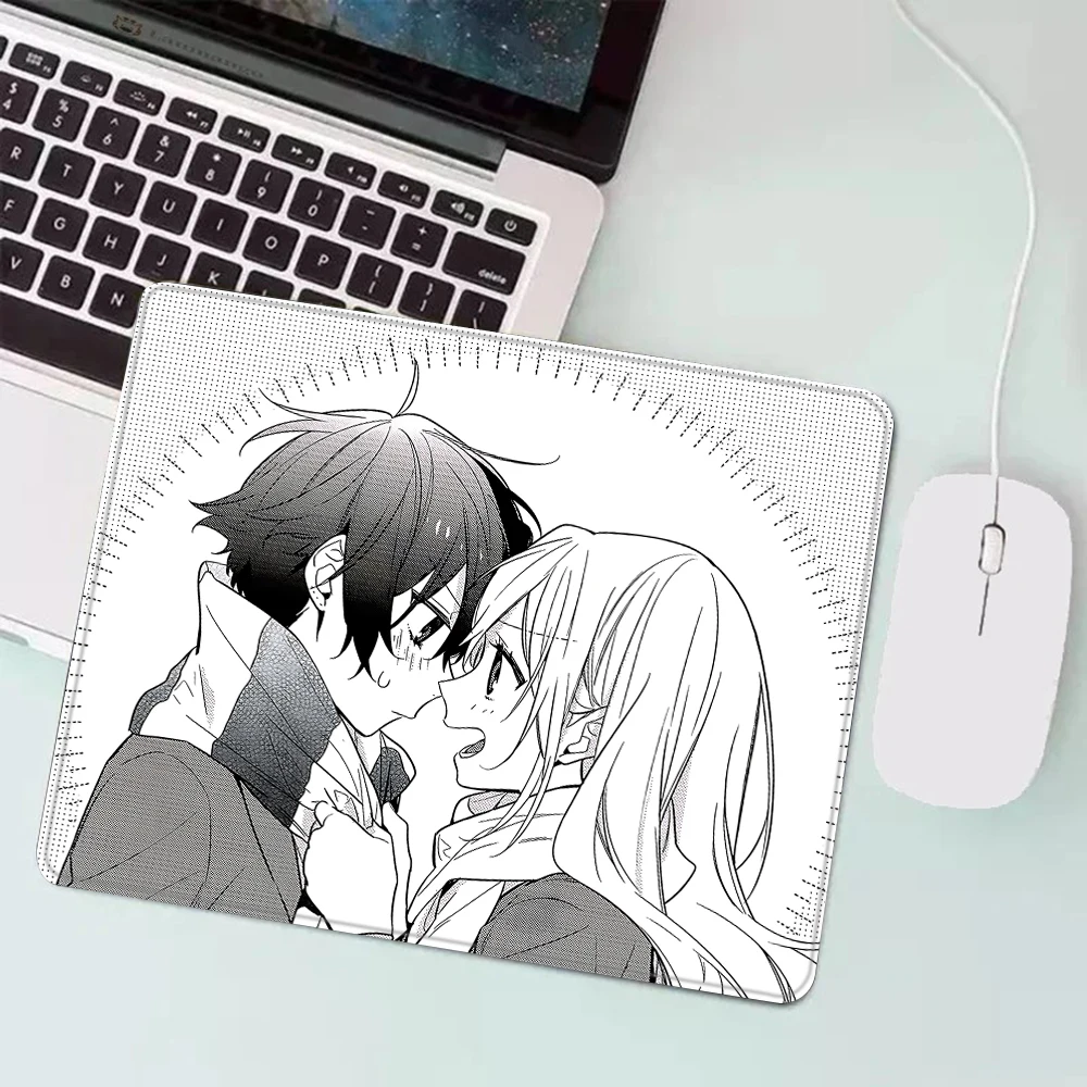 Anime H-Horimiya Gaming Mouse Pad XS Small Mousepad For PC Gamer Desktop Decoration Office Mouse Mat Deskmat Rug