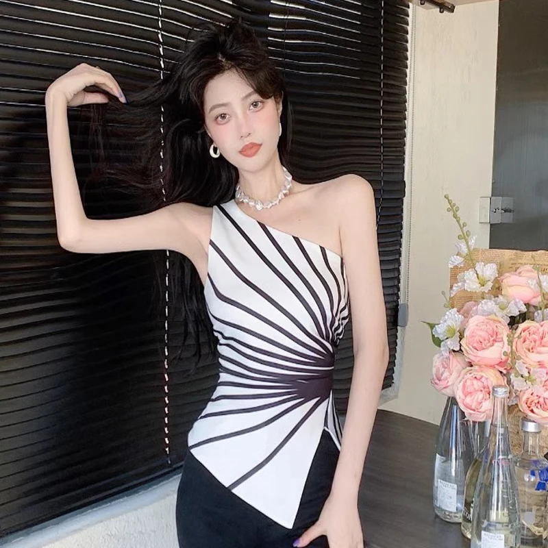 ผู้หญิงฤดูร้อนเซ็กซี่แฟชั่นเกาหลีBacklessหนึ่งไหล่เสื้อแขนกุดCrossแขวนคอสั้นอินเทรนด์Streetwear