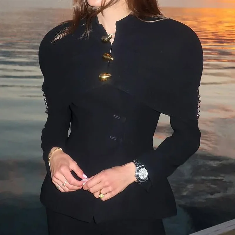 سترة نسائية أنيقة رائعة ببطانة الكتف 2025 جديد ركاب مكتب معدني بوتون القمم الخريف المرقعة سليم صالح الشارع الشهير #1