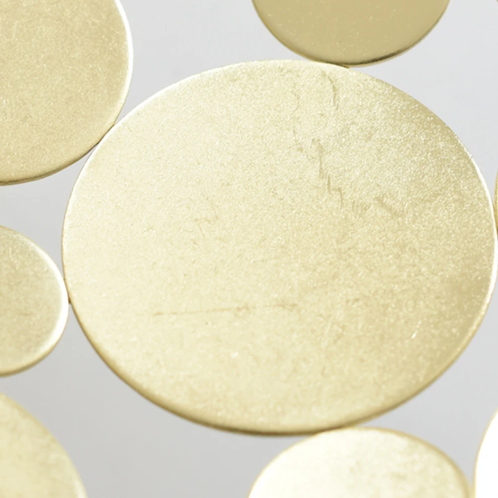 

Hollow Metal Fruit Bowl Large Capacity Gold Decorative Iron Tray Kitchen Tableware Dining Room Decor Stable Base Home Wedding