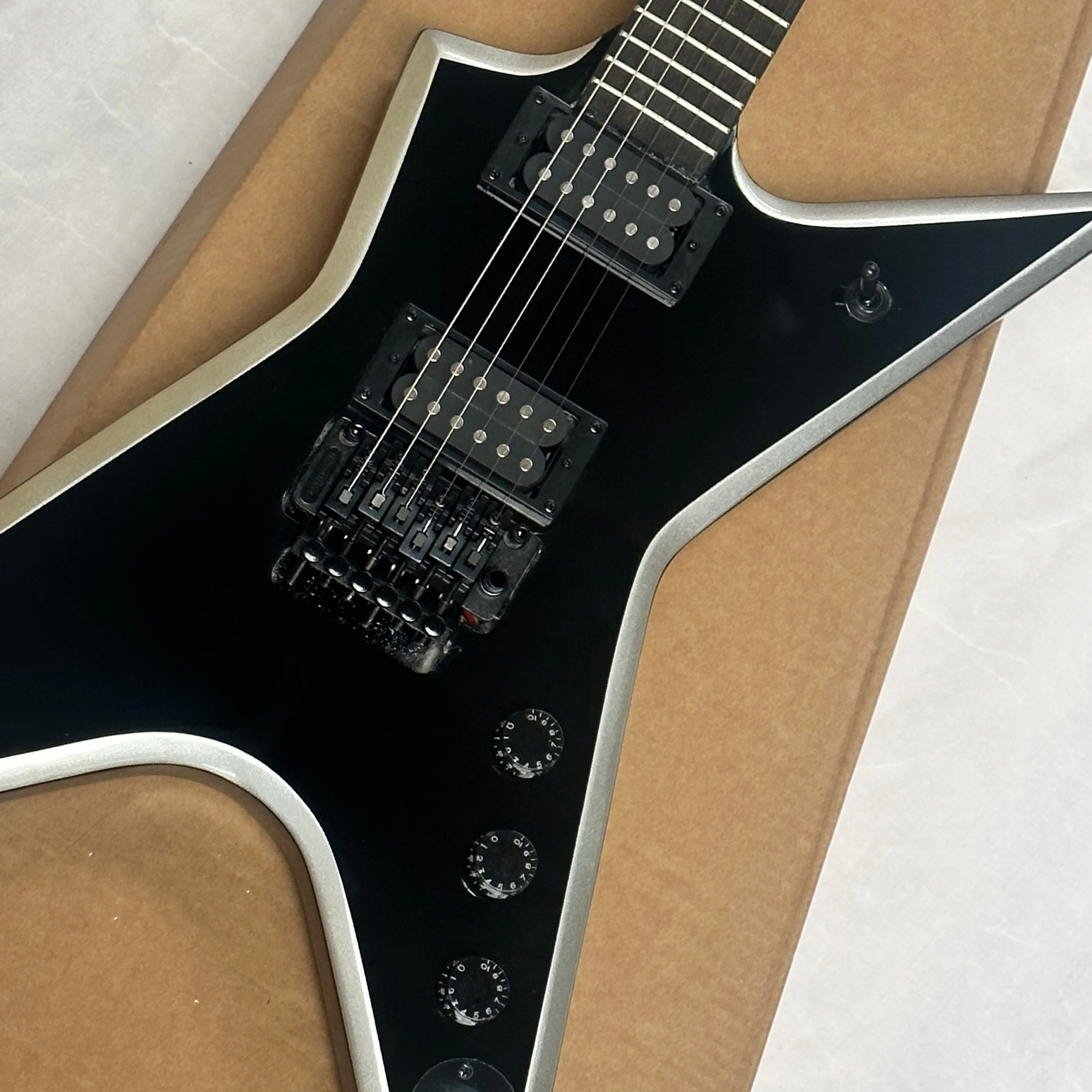 Nuova chitarra elettrica nera  - Electric Guitar Beginner recensione e prezzo