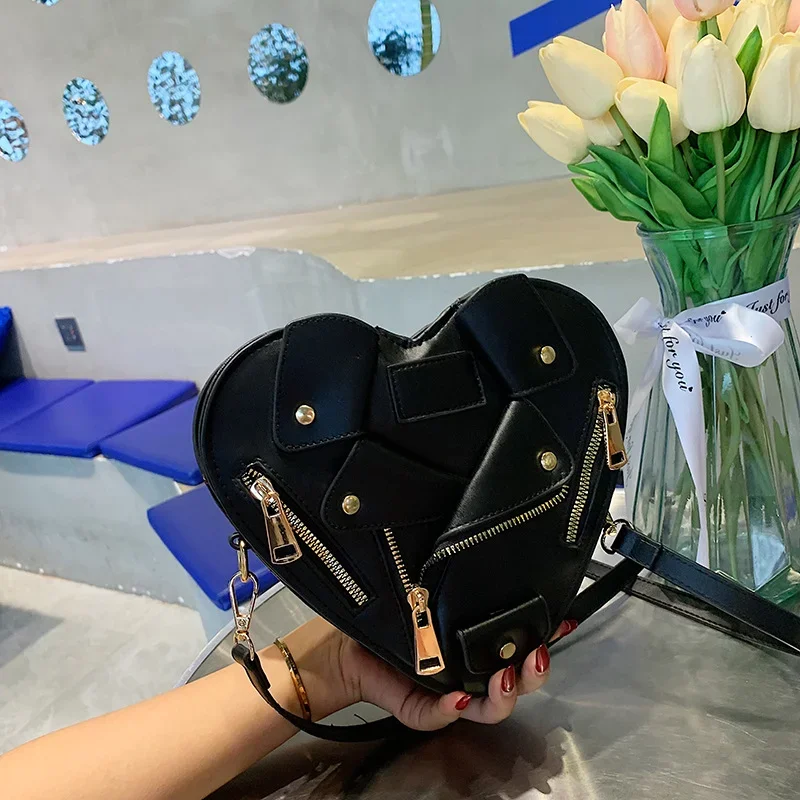 2023 Small Crossbody Bag Design Heart-shaped Rivet Jacket Shape Single Shoulder Bag Designer Bags Luxury