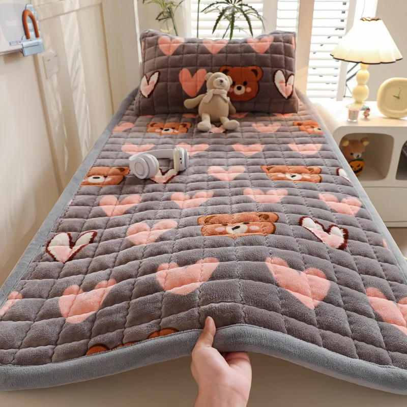 Autumn Winter Warm Plush Mattress Toppers Fold Mattress Pad Skin-friendly Cozy Anti-static Quilted Bed Pad Student Bedsheet