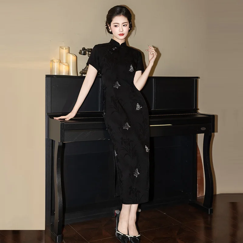 

Черное вышитое цветами китайское длинное платье-ципао в улучшенном стиле для молодых женщин, коллекция 2026 года, ретро, весна-лето