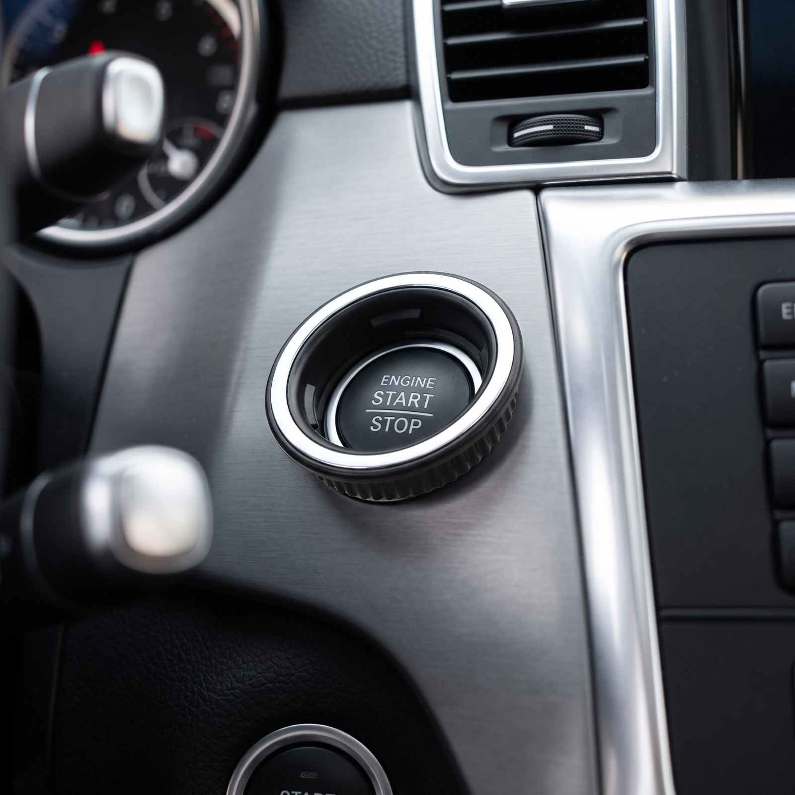 Ignition Switch Bezel Long-Lasting Ignition Switch Bezel Start Button Bezel Cover Circular Motor Engine Start-Stop Button Trim
