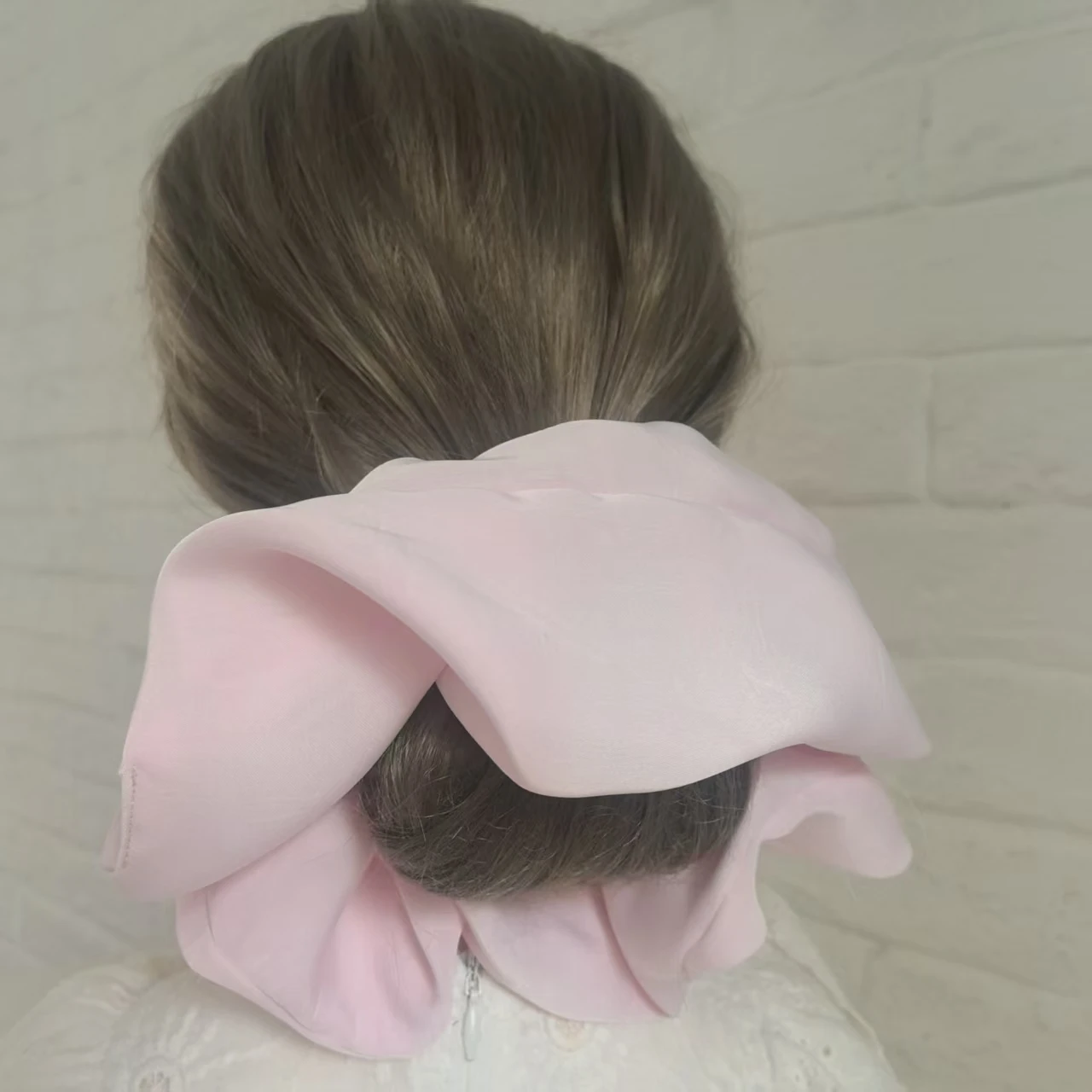 2025 Modische, übergroße Haargummis aus Acetat-Satin mit hervorragendem Handgefühl. Haargummis. Dekorative Haaraccessoires für Frauen