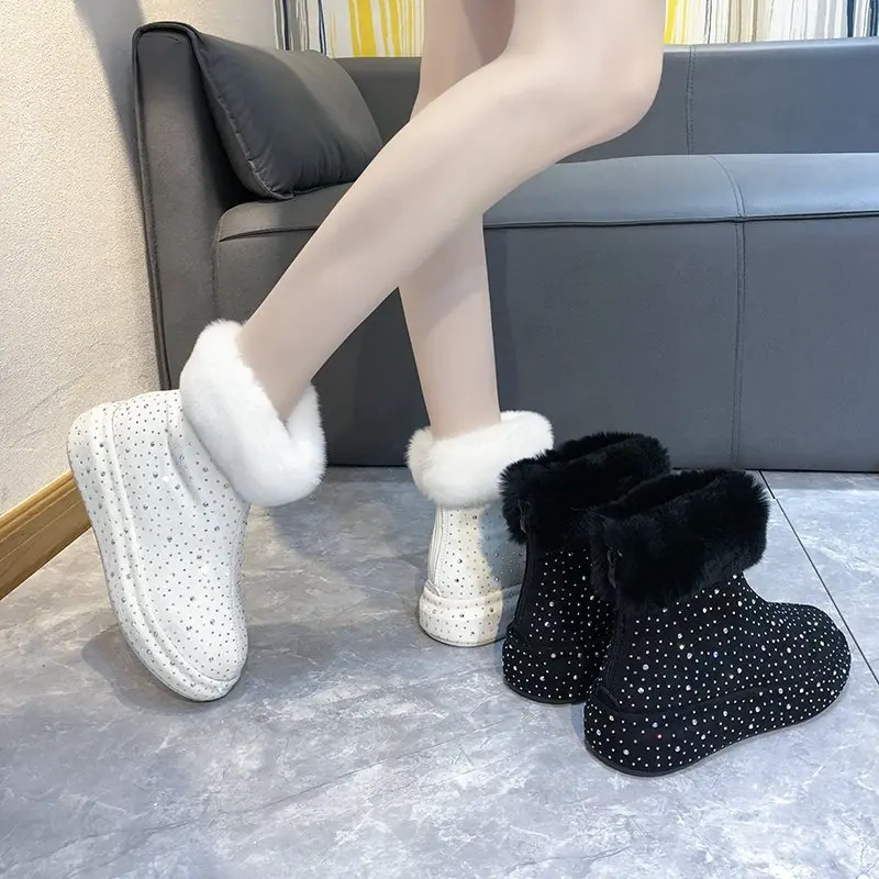 

2026 Winter Thick Soled Luxury Warm Boots Fashion Shining Crystal Modern Boots Women's Designer Water Diamond Winter Shoes
