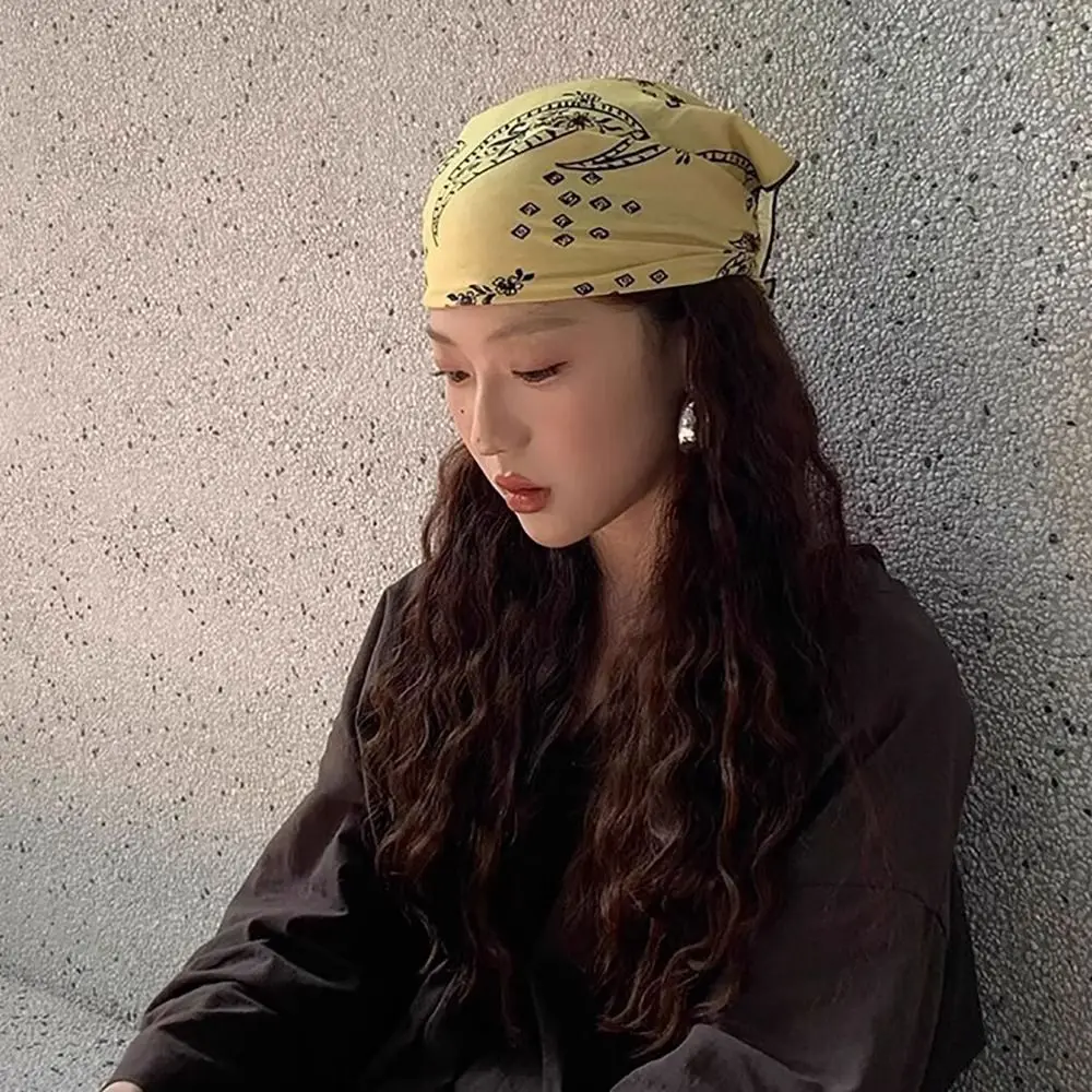 Retro Y2K Cashew Flower Print Scarf Spicy Girls Geometric Shape Small Square Scarf Headband Korean Punk Bandana Female