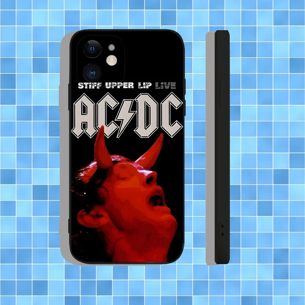 حافظة هاتف تيار متردد باللون الأسود لهاتف iPhone 16,15,14,13,12,11,Pro,Max,Plus,X,XS,XR,SE,8,7,Mini,Soft Silicone Black Case