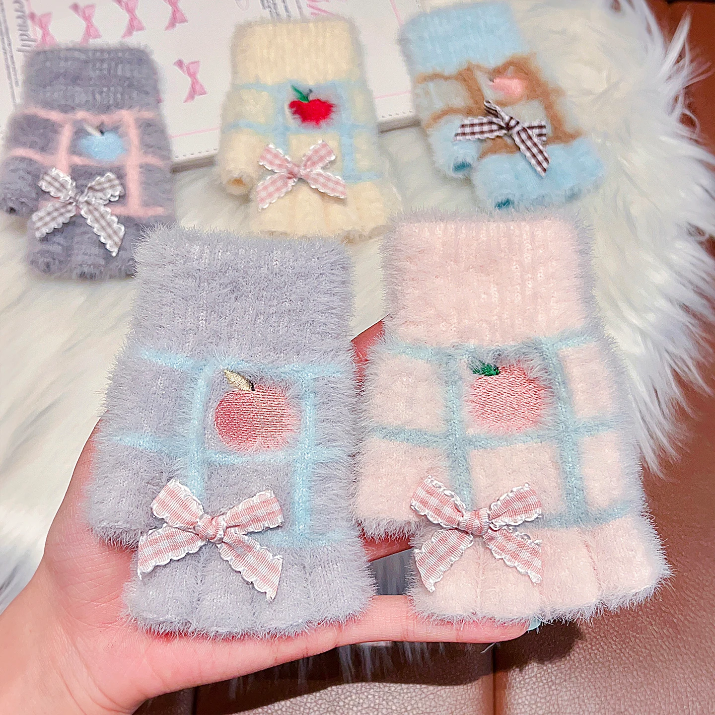 6-12 Jahre, koreanische Mode, karierte Handschuhe mit Schleife und halben Fingern für Mädchen und Jungen, warme, plüschige, umwandelbare Handschuhe für den Winter, Outdoor-Handschuhe. – Detail 4