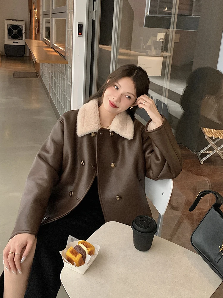 

Женская зимняя куртка из искусственной кожи и меха в корейском стиле, модель 2025 года, с бархатными вставками и отделкой из овечьей шерсти, в стиле ретро Paris Girl