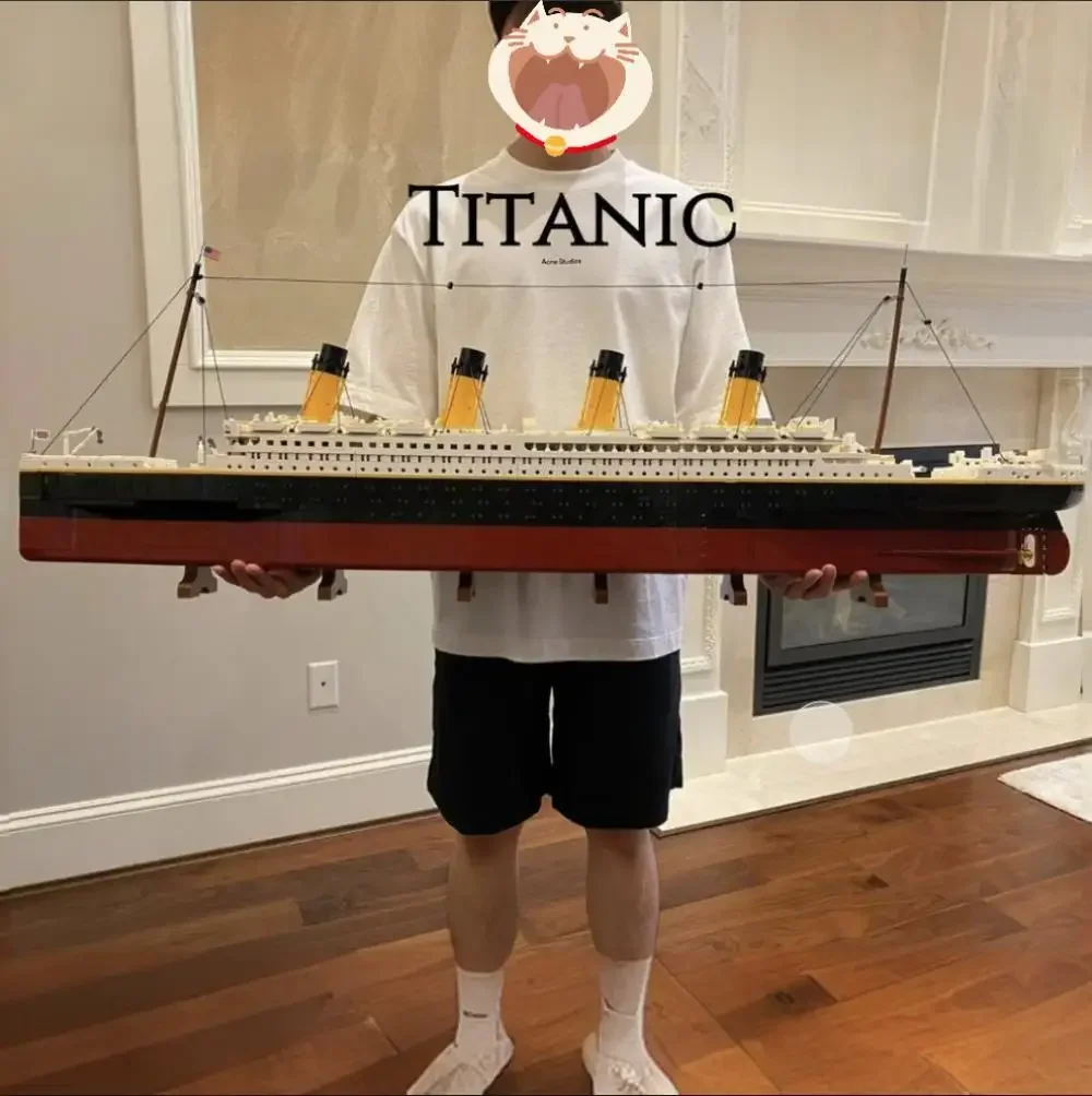 New 9090pcs Titanic Large Cruise Boat Ship Steamship Compatible 10294 Bricks Building Blocks Kids Toys Christmas Gifts In Stock