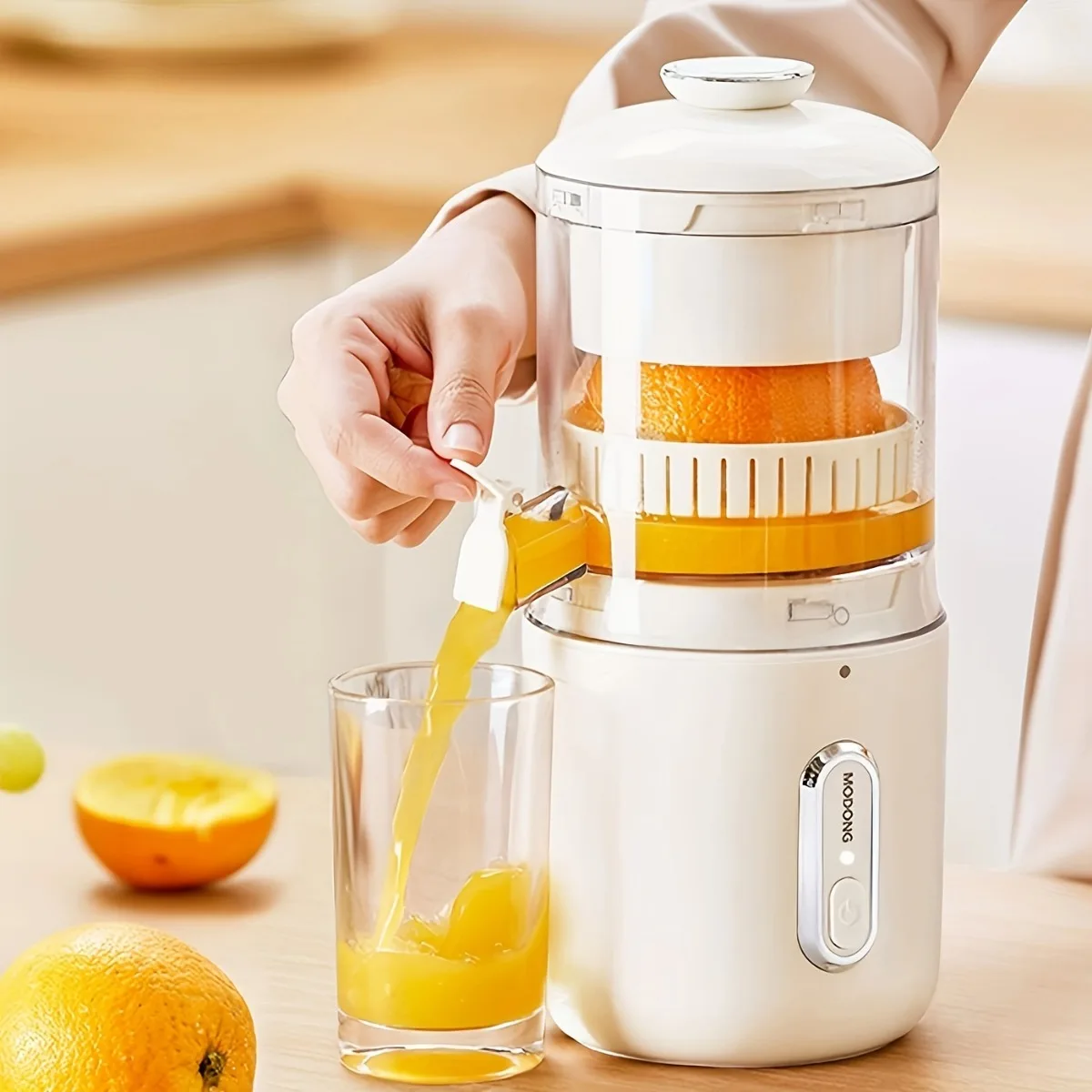 

1pc Rechargeable Electric Juicer Wireless Juicer Machine Household Convenient Orange Squeezer Fruit Juice Machin Kitchen Stuff