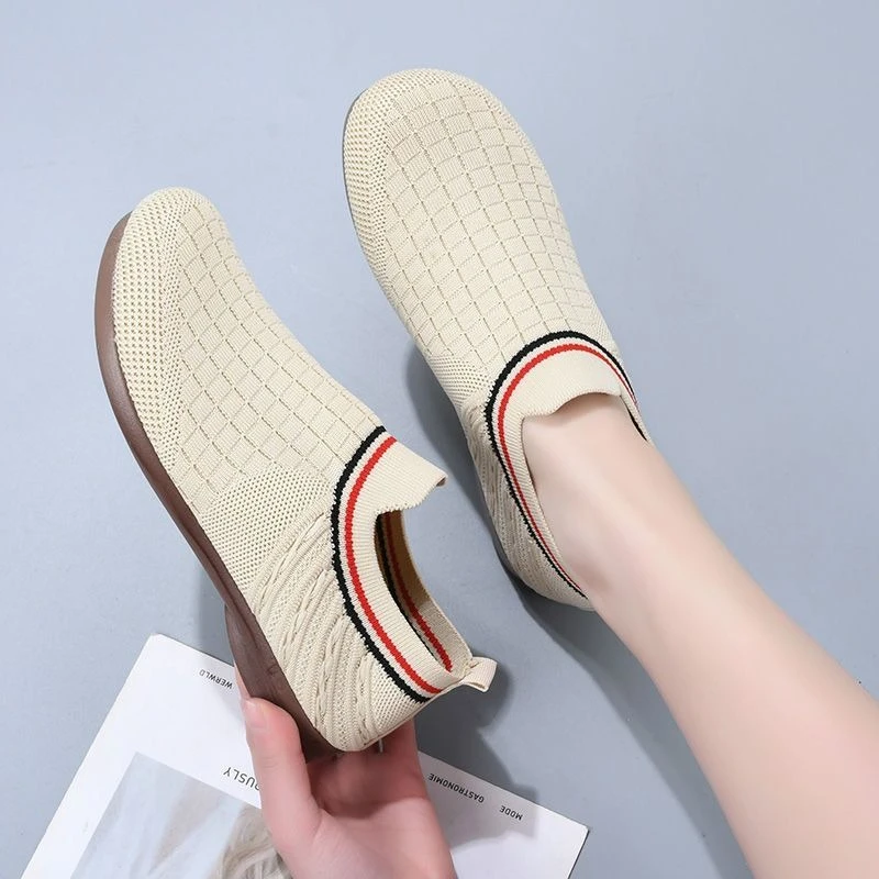 

Men Women Breathable Comfortable Slip on Loafers Casual Flat Shoes Soft Bottom Wear Resistant Anti Slip Fashion Sneakers