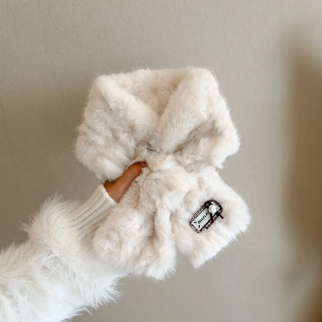 Winter Imitation Rabbit Fur Scarf Women's High-end Sense Plush Scarf Versatile Thickened Warm Fur Collar Shawl New Atmosphere